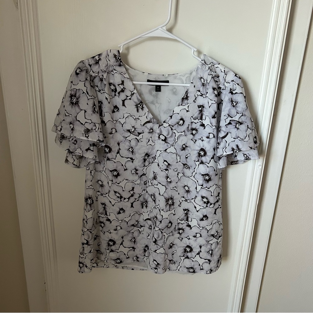 Banana Republic Gray Watercolor Floral Print V Neck Blouse Medium M
